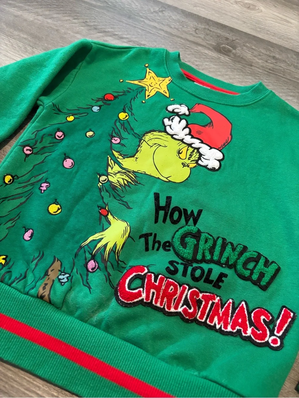 New The Grinch Green Christmas tree Sweatshirt - Kids size 4/5 XS